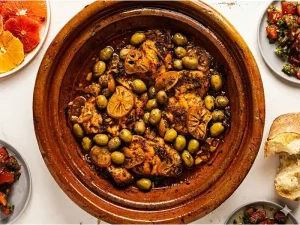 עוף מרוקאי עם זיתים ולימון כבוש