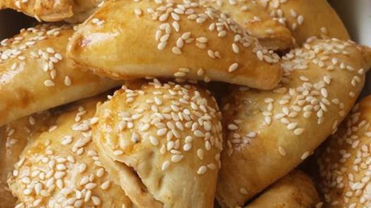 תמונה של אמפנדס בשר חגיגי ומיוחד: מאפה פריך במילוי עסיסי ומשגע שלא תפסיקו לזלול - 2026-09-21